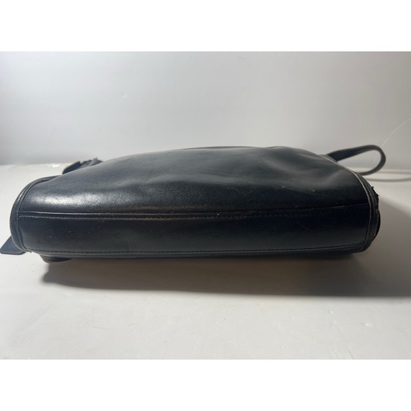 Coach vintage Black Leather Crossbody Bag - Picture 4 of 11